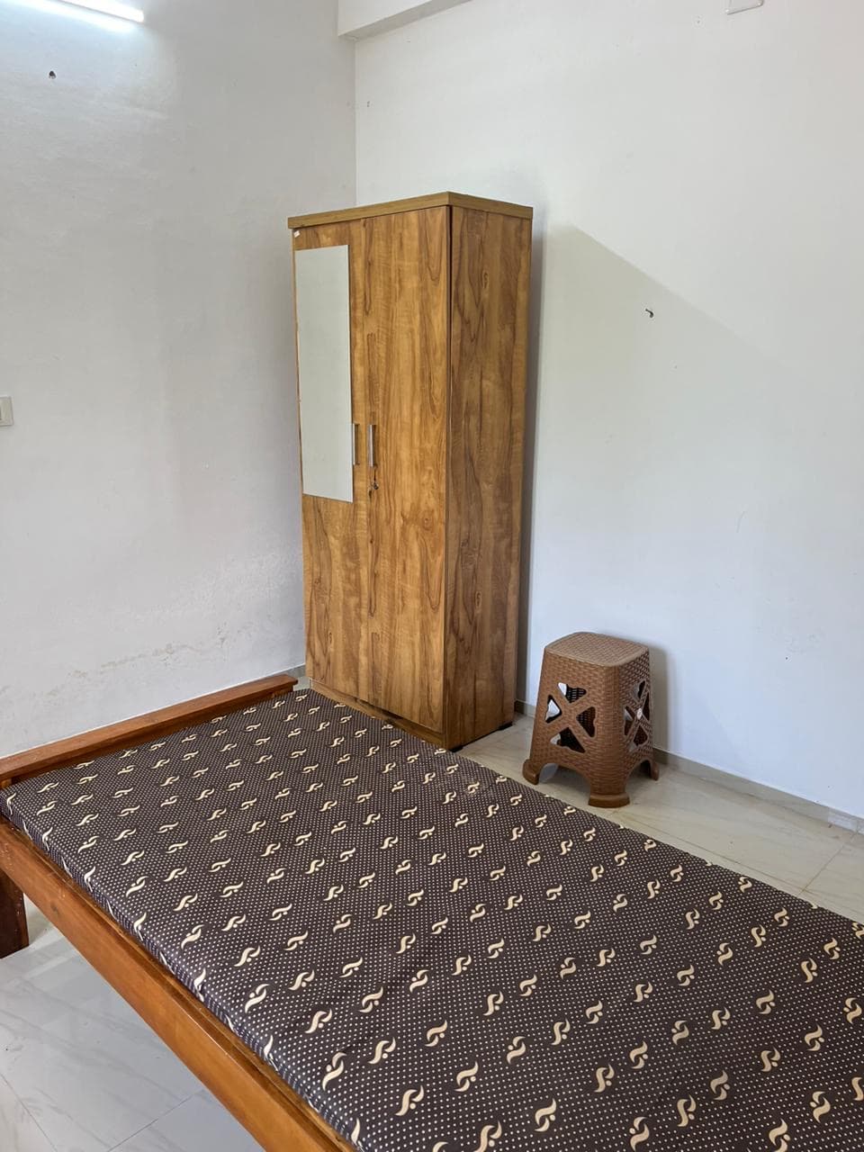 NEW BUS STAND SINGLE BACHELOR ROOM